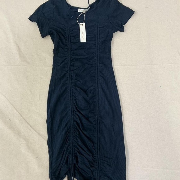 Dresses & Skirts - O.VIANCA ruched bodycon midi dress